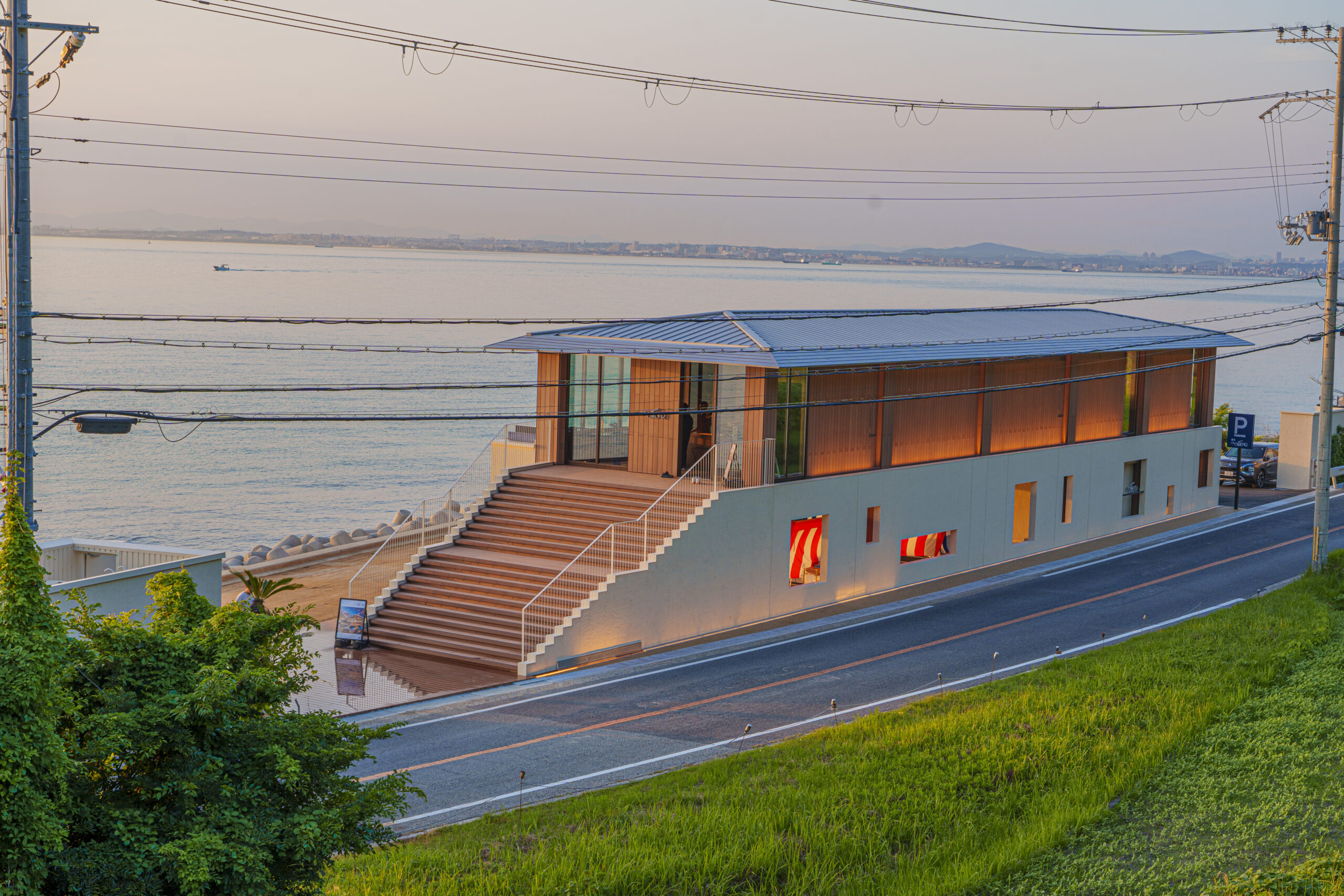 【新年を整える空間】淡路島の自然に溶け込み、五感を解き放つ —— Oh-SOBAR 建築・内観探訪